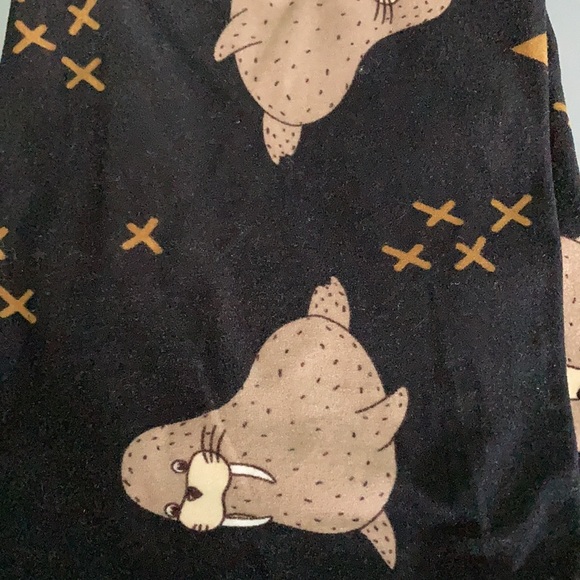 —One Size Walrus LuLaRoe Leggings - Picture 2 of 6